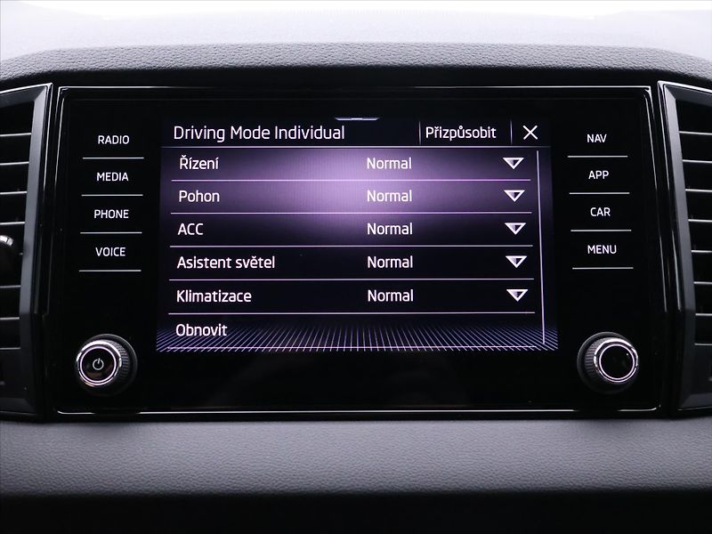 Škoda Karoq 1,5 TSi Sportline DSG 1maj DPH - fotka 34 z 47