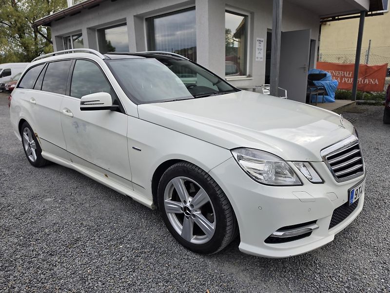 Mercedes-Benz Třídy E 300CDI V6 Avantgarde TZ  - fotka 1 z 30
