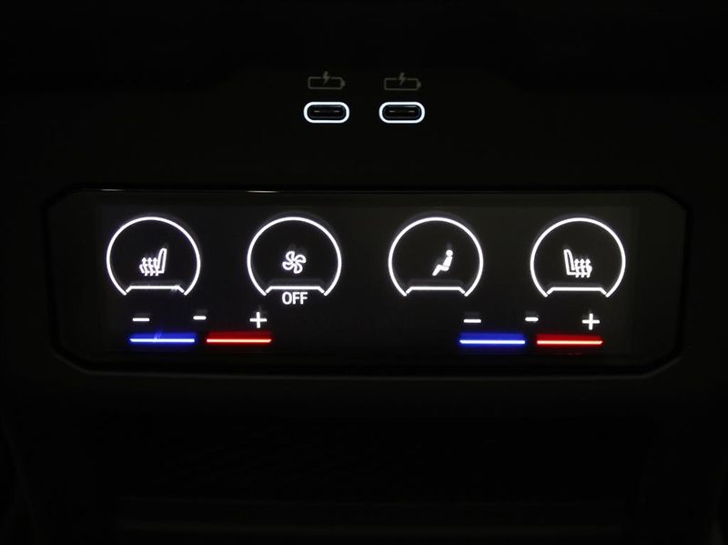 BMW Řada 5 550e xDrive M-paket Bowers   3 - fotka 27 z 32