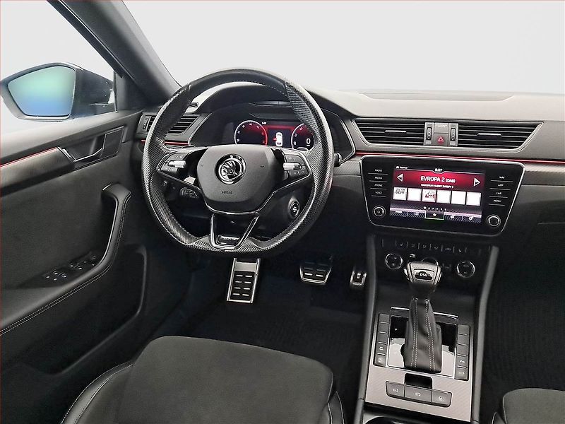 Škoda Superb (2023) Sportline 2.0 TDI - fotka 7 z 20