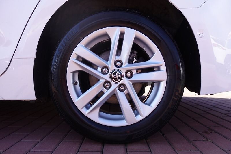 Toyota Corolla 2.0HSD e-CVT Comfort Tech - fotka 8 z 30