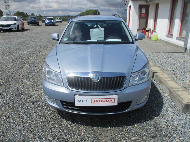 Škoda Octavia 1,2 TSI, klima,tažné,serviska, - fotka 2 z 24
