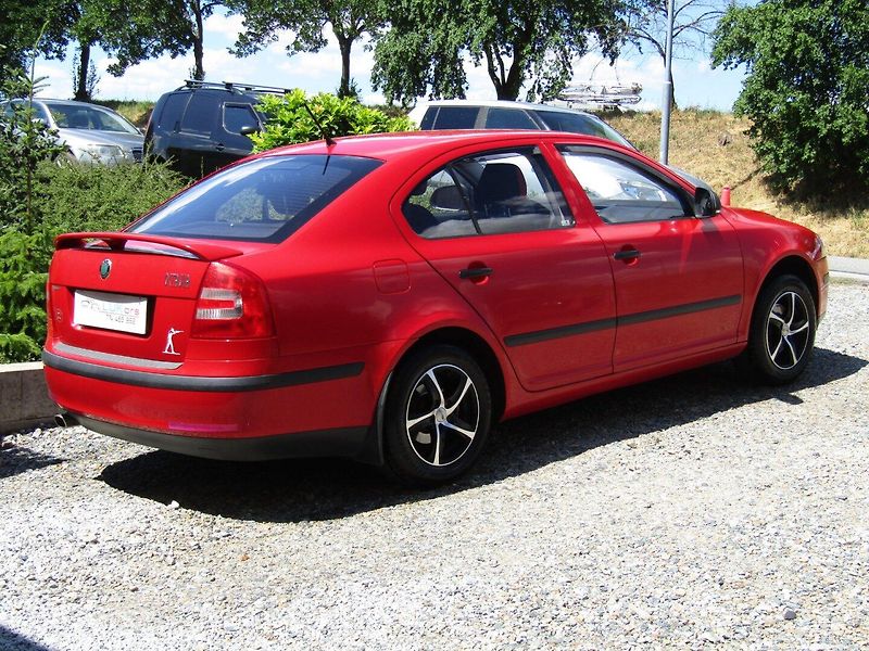 Škoda Octavia (2011) 1.6 MPI 75kW 1.MAJITEL - fotka 5 z 44