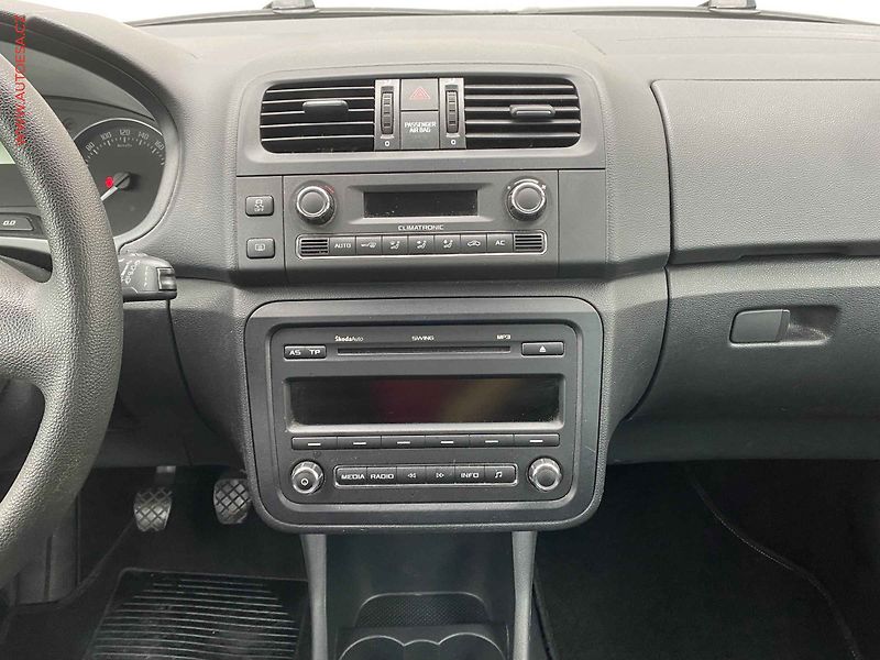 Škoda Roomster (2012) 1.2 TSi, Ambition, výhřev sed - fotka 12 z 15