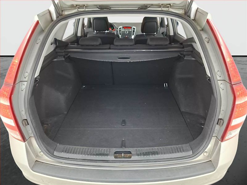 Kia Ceed (2012) 1.4 CVVT, Tempomat - fotka 13 z 14