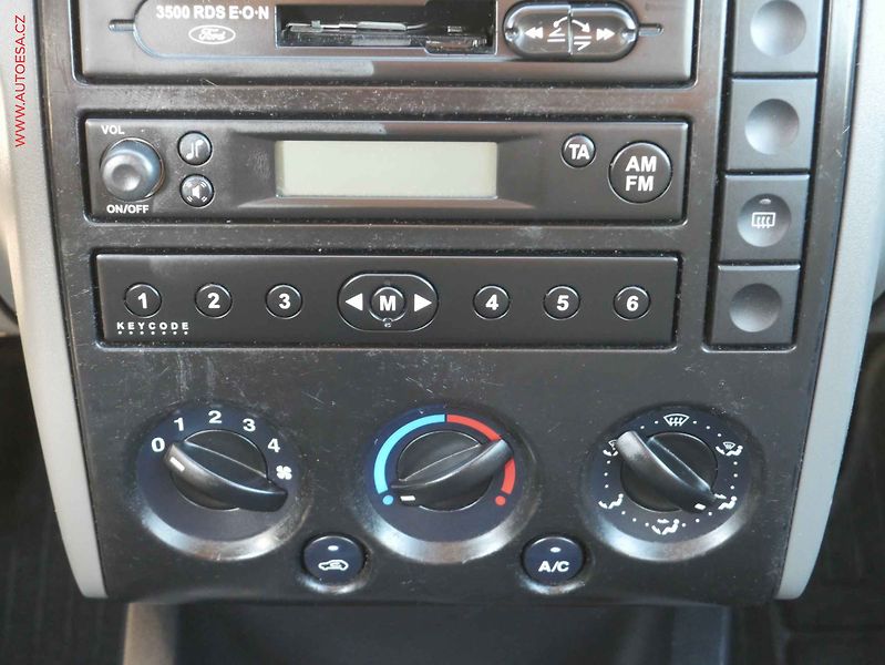 Ford Fusion (2003) 1.4 16V, AC, tažné - fotka 12 z 15