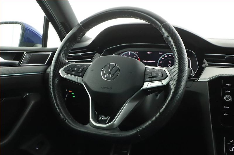 Volkswagen Passat (2022) 2.0 TDI - fotka 19 z 27