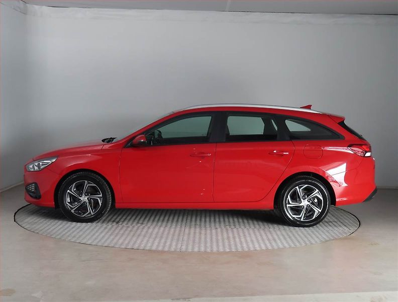 Hyundai i30 (2021) 1.0 T-GDI, ČR,1.maj - fotka 3 z 17