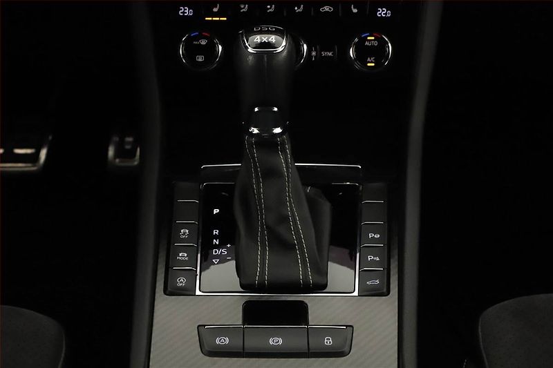 Škoda Superb (2019) 2.0 TDI - fotka 15 z 17