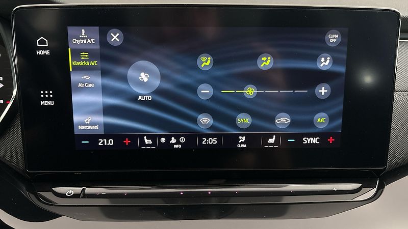 Škoda Octavia 2.0 TDI DSG Style Combi - fotka 24 z 25