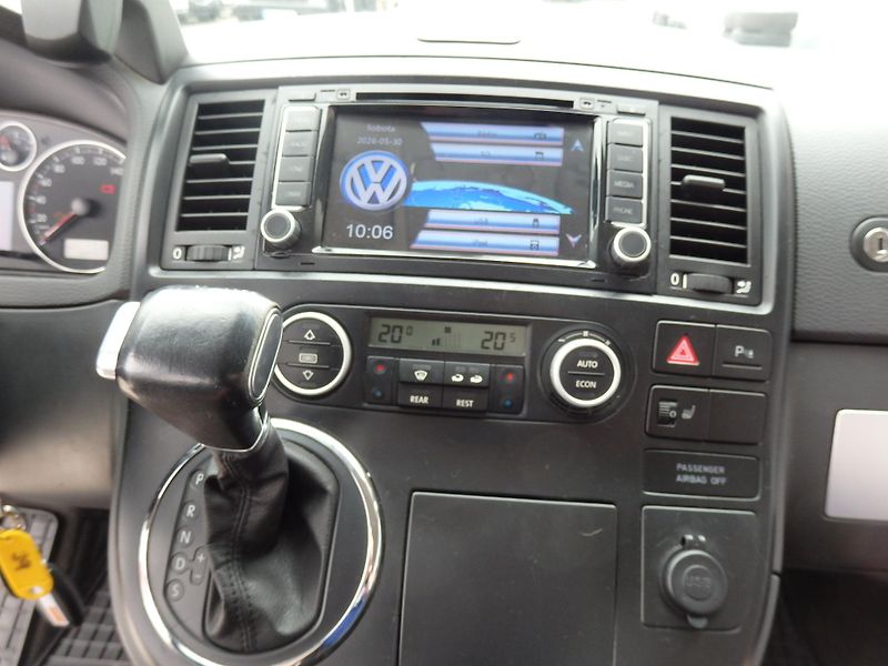 Volkswagen Multivan 2,5 TDi KLIMATIZACE - fotka 16 z 19