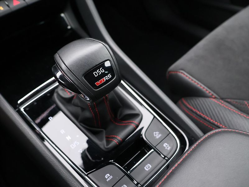 Škoda Kodiaq RS 2,0 TDI DSG 4x4 Webasto 1.M - fotka 30 z 39