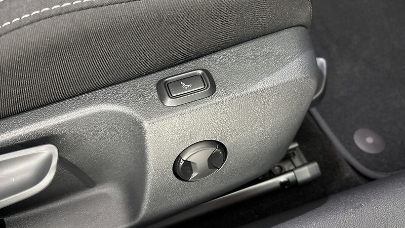 Škoda Octavia 2.0 TDI DSG 4x4 Style Combi - fotka 22 z 31