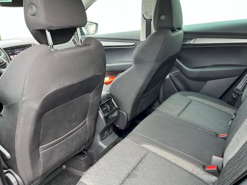 Škoda Karoq (2023) 1.5 TSI 110kW Style - fotka 8 z 27