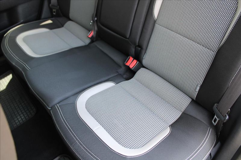 Kia Ceed 1,6 GDI  NOVÉ V ČR,TAŽNÉ,TOP - fotka 23 z 29