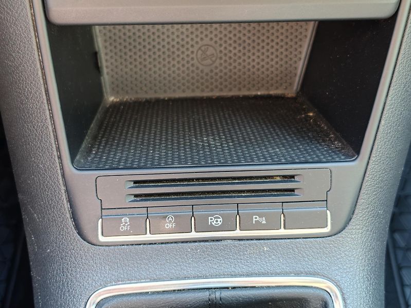 Volkswagen Tiguan 2,0 TDi R-Line  - fotka 21 z 21