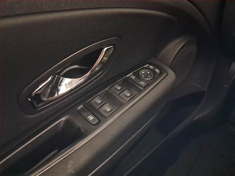Renault Mégane (2015) Limited 1.6 16V, ČR,1.maj - fotka 16 z 16