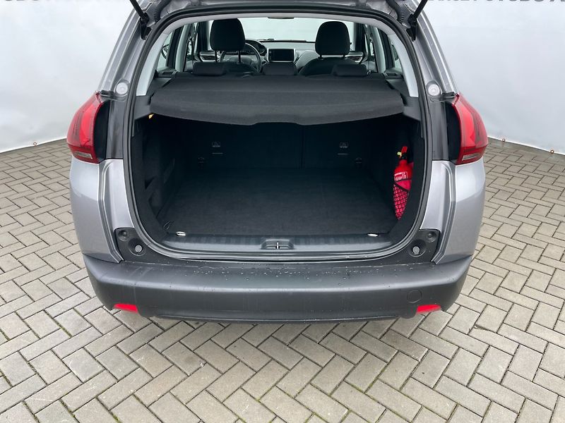 Peugeot 2008 (2019) 1.2PT 61kW Navigace! Car Play - fotka 9 z 25