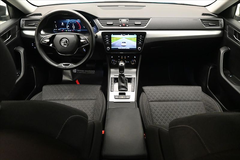 Škoda Superb 2,0 TDI 110kW DSG NAVIGACE Zár - fotka 15 z 30