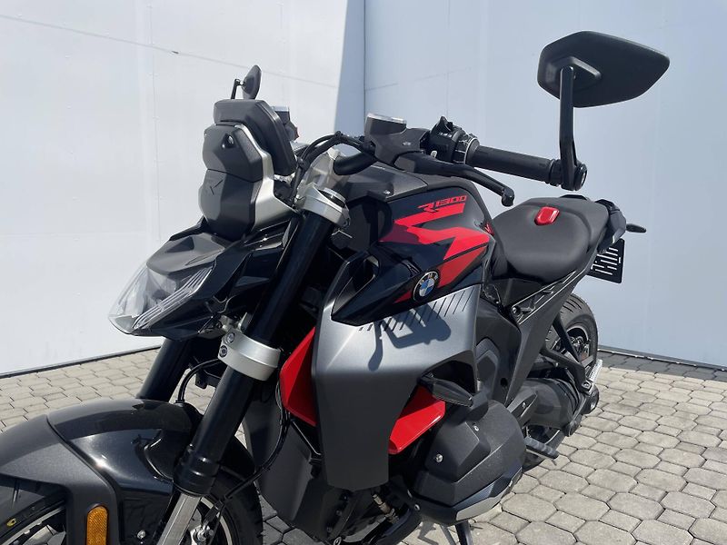 BMW (2026) R 1300 R - fotka 8 z 12