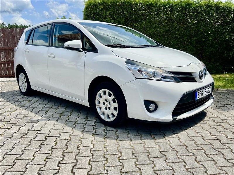 Toyota Verso 1,6 D-4D KLIMA - fotka 7 z 36