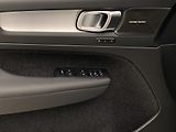 Volvo XC40 (2026) B3 AUT DARK PLUS - náhled 27