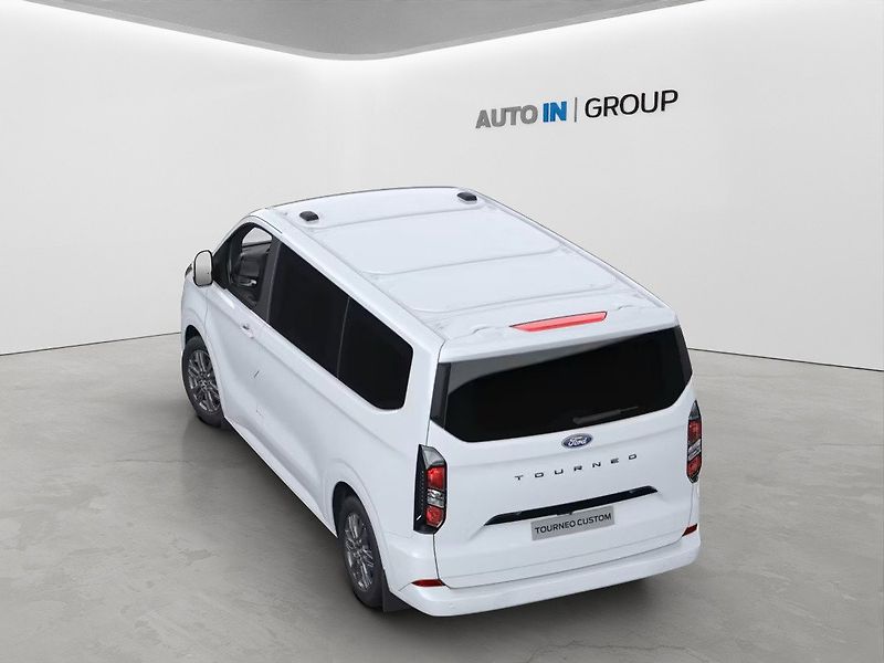 Ford Tourneo Custom (2026) 2,5 Duratec PHEV L1 Titanium, - fotka 3 z 7