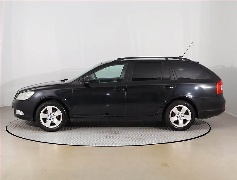 Škoda Octavia (2009) 1.4 TSI, Navi, Tempomat - fotka 3 z 15