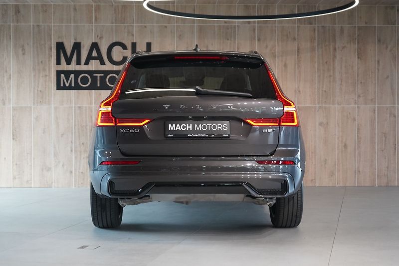 Volvo XC60 B5 AWD Plus Dark, Ventilace - fotka 11 z 46