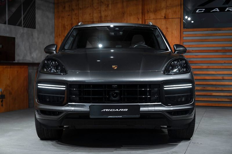 Porsche Cayenne Turbo - fotka 2 z 20