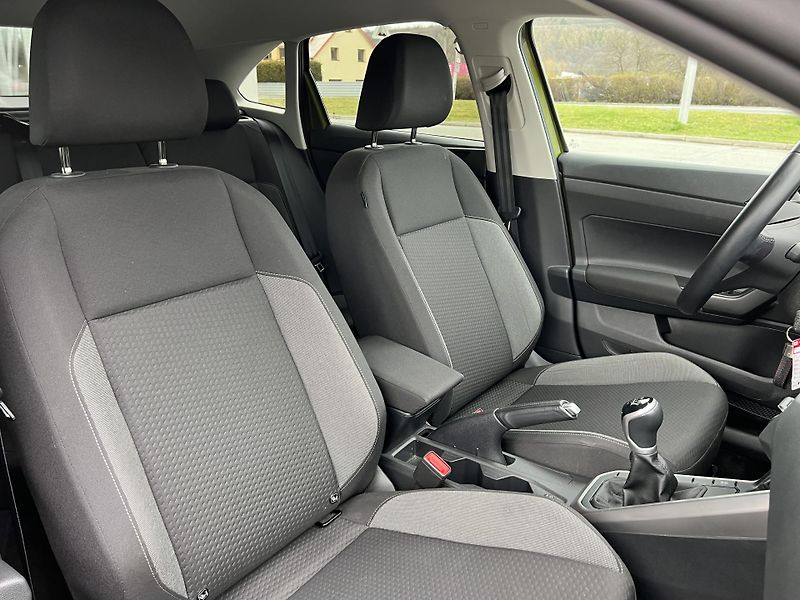 Volkswagen Taigo (2023) 1.0 TSI, pěkný stav - fotka 12 z 28