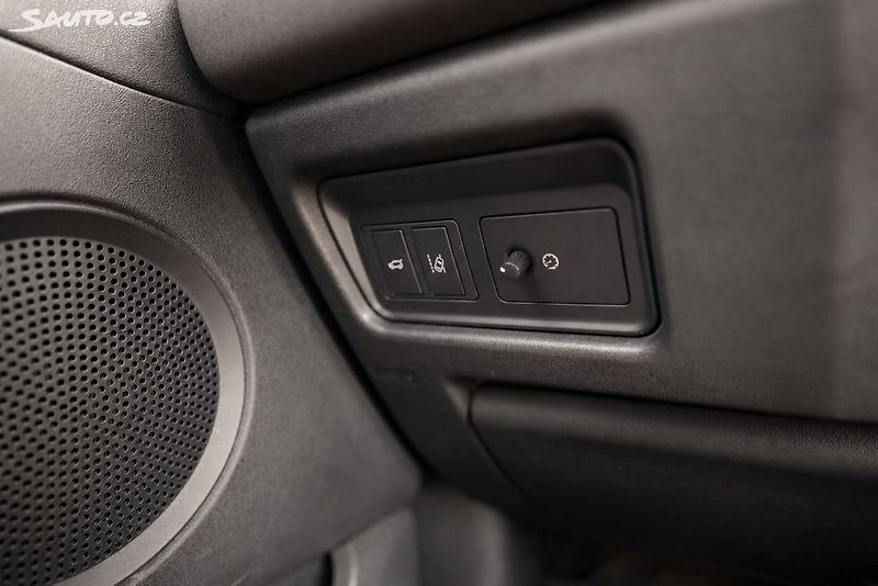 Land Rover Discovery Sport - NEPOJÍZDNÝ - fotka 16 z 28
