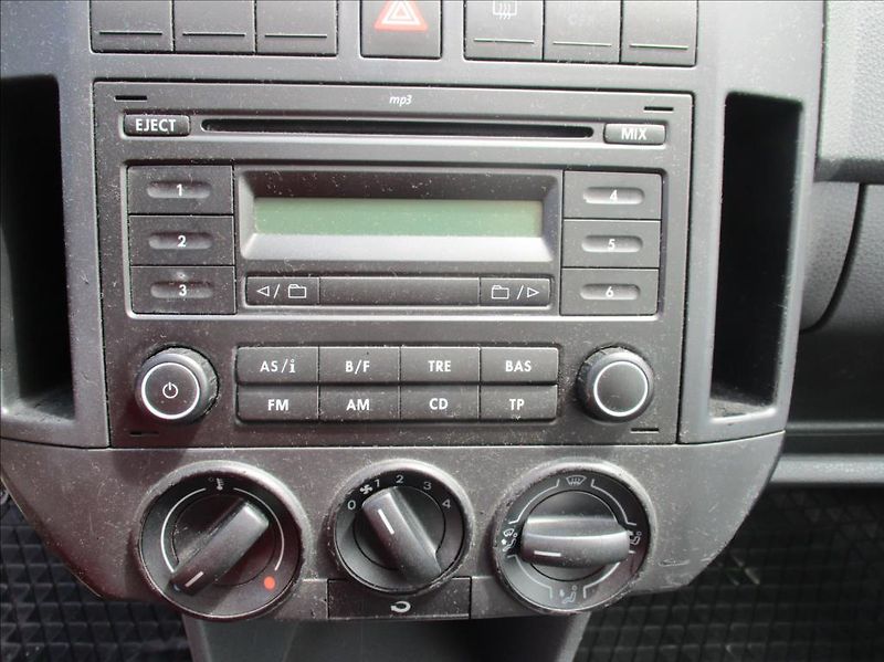 Volkswagen Polo 1,2 i,servisní kniha,ABS, - fotka 12 z 18