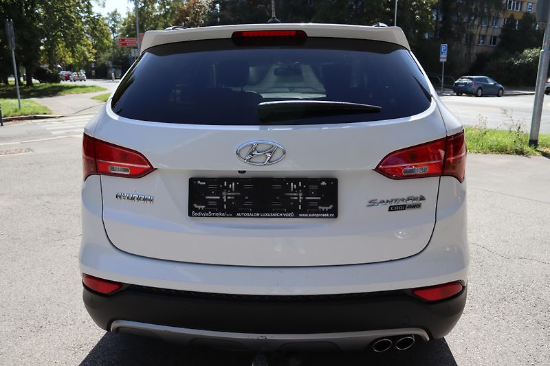 Hyundai Santa Fe Santa Fe 2.2 CRDi 4x4 ČR 1.MAJ - fotka 14 z 59