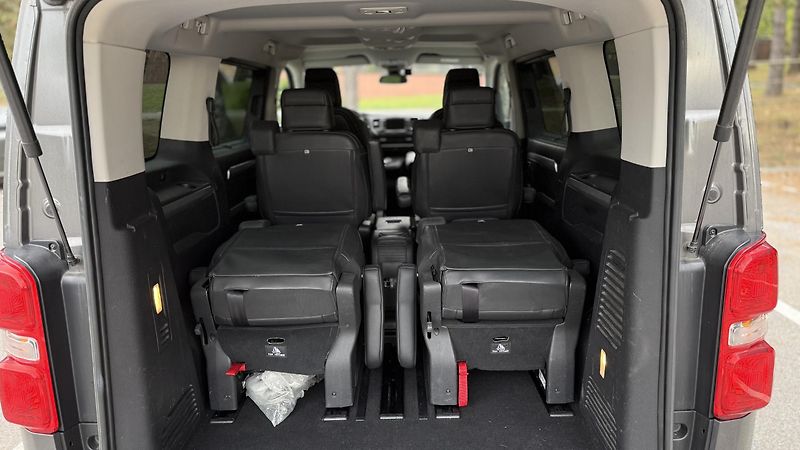 Opel Zafira (2022) - fotka 8 z 16