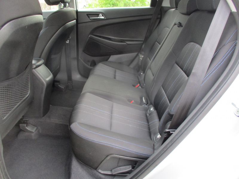 Hyundai Tucson 1.6 GDi 99kW*70tkm*KRÁSNÝ STAV - fotka 37 z 41