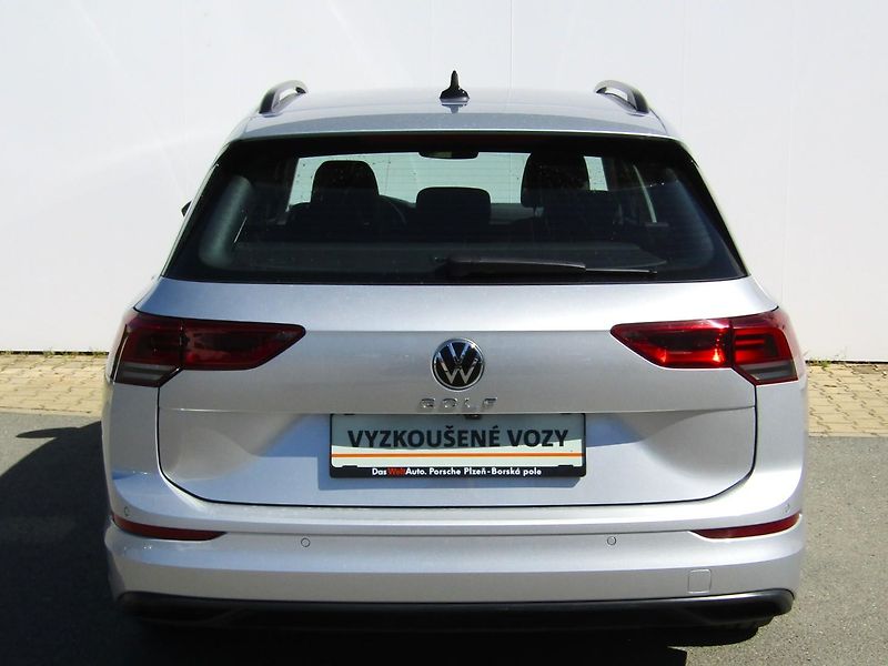 Volkswagen Golf (2022) Variant Life 1,5 TSI - fotka 11 z 29