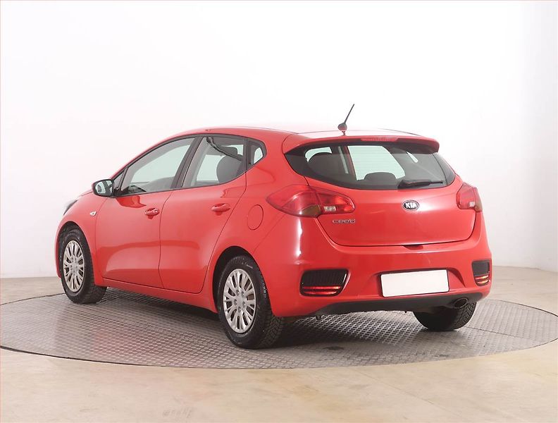 Kia Ceed (2016) 1.4 CVVT, Serv.kniha - fotka 4 z 15
