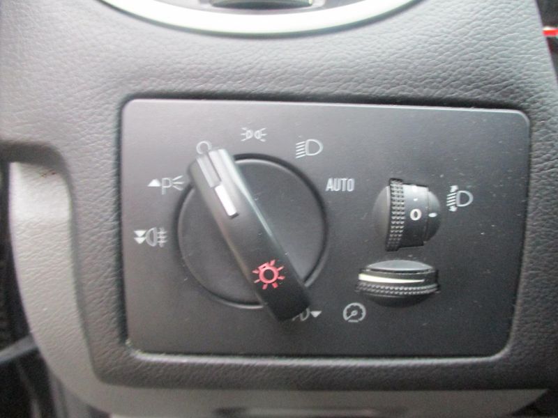 Ford Focus 1.6i DIGI AC - fotka 17 z 27