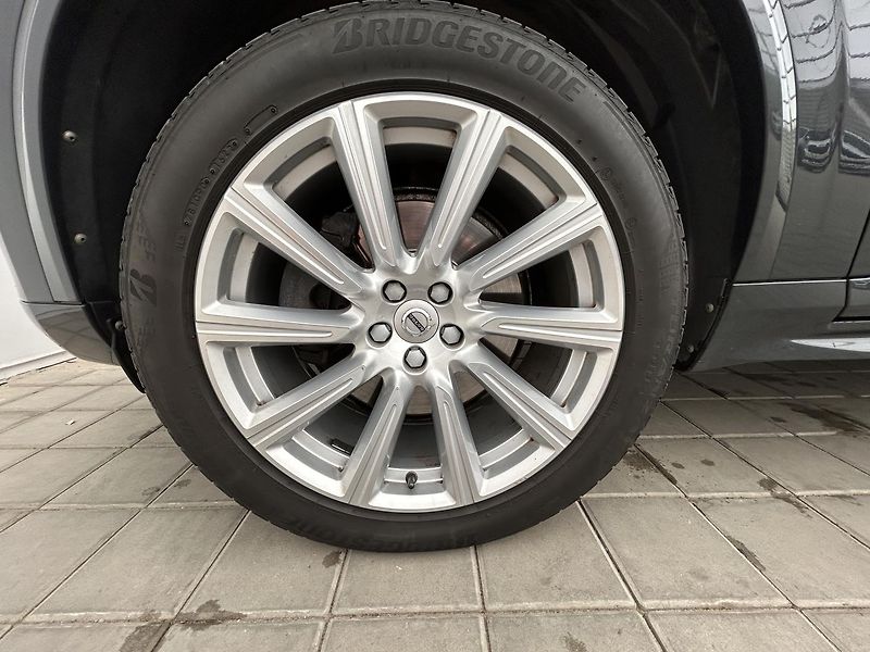 Volvo XC90 2.0 D5 4x4 Inscription - fotka 35 z 35