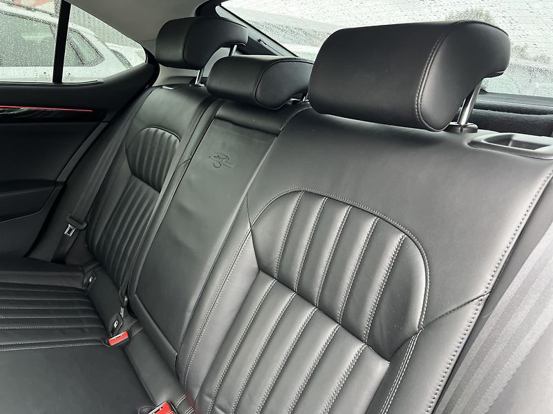 Škoda Superb L&K 2.0TDi 110kw PO SERVISE ČR - fotka 32 z 48