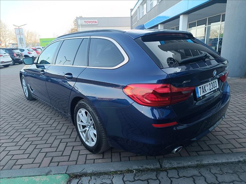 BMW Řada 5 2,0 520d Xdrive Touring - fotka 7 z 20
