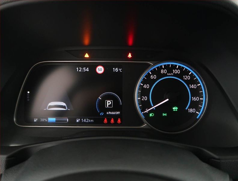 Nissan Leaf (2020) 62 kWh, SoH 87% - fotka 11 z 28