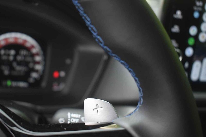 Na volných zatáčkovitých silnicích je Honda Prelude jako doma.