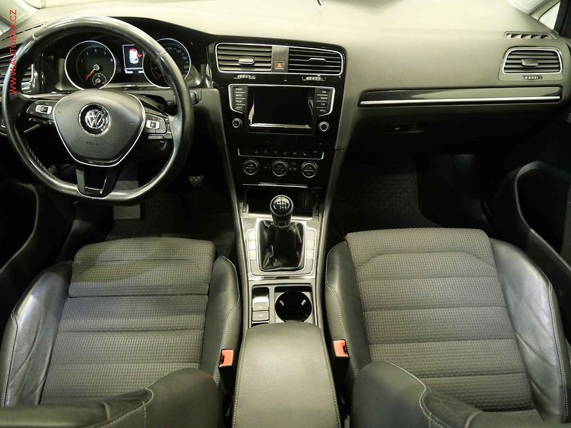 Volkswagen Golf (2013) 1.4TSi, LED, AC - fotka 8 z 19