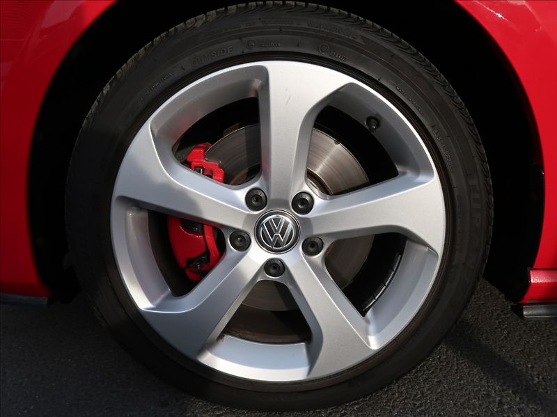 Volkswagen Golf 2,0 TSi,162kW,GTI,NovéČR - fotka 22 z 22