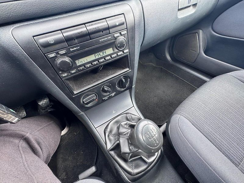 Škoda Octavia (2009) 1,4 16V 55 KW STK 1 MAJ TAŽNÉ - fotka 26 z 50