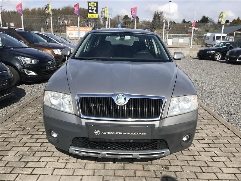 Škoda Octavia 2,0   Scout 4x4 - fotka 3 z 14