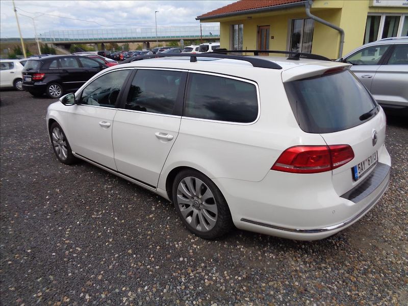 Volkswagen Passat 2,0 - fotka 5 z 17