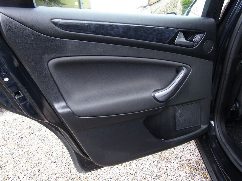 Ford Mondeo (2011) 1.6 TDCi 85kW - fotka 21 z 45
